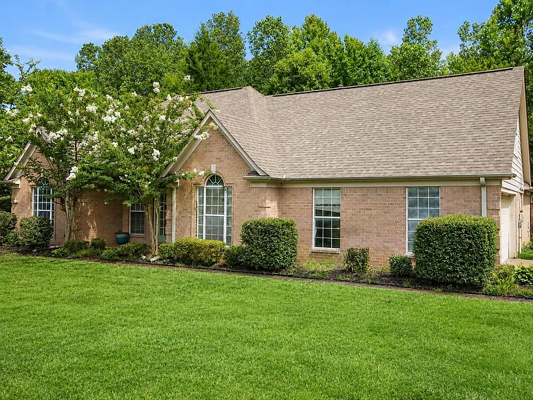 20 Country Brook Dr — Photo 3