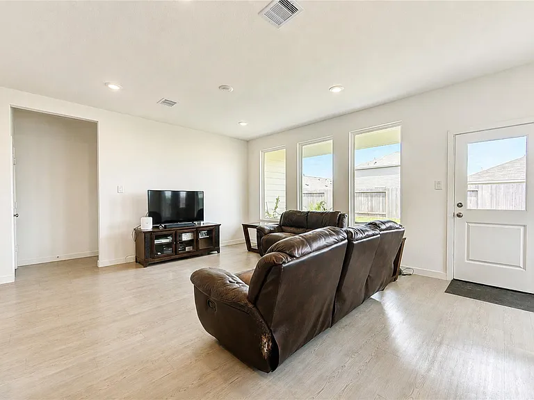21614 Springhill Grove Ln — Photo 35