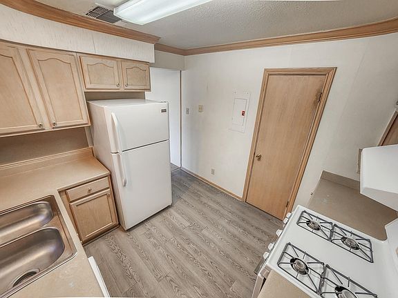5th image of 612 Vance Cir