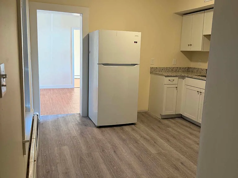 24 Walnut St #1 — Photo 3
