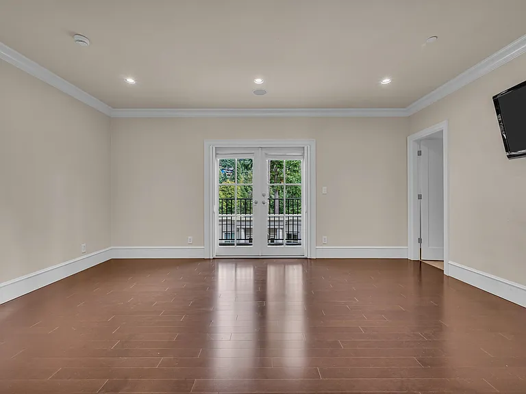 6089 Gleneagles Dr — Photo 5