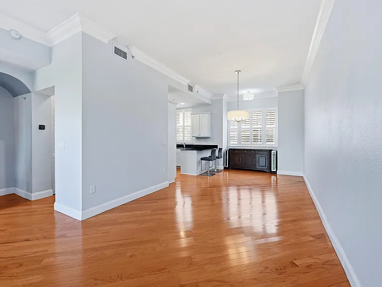 542 NE 7th Ave #2 — Photo 14