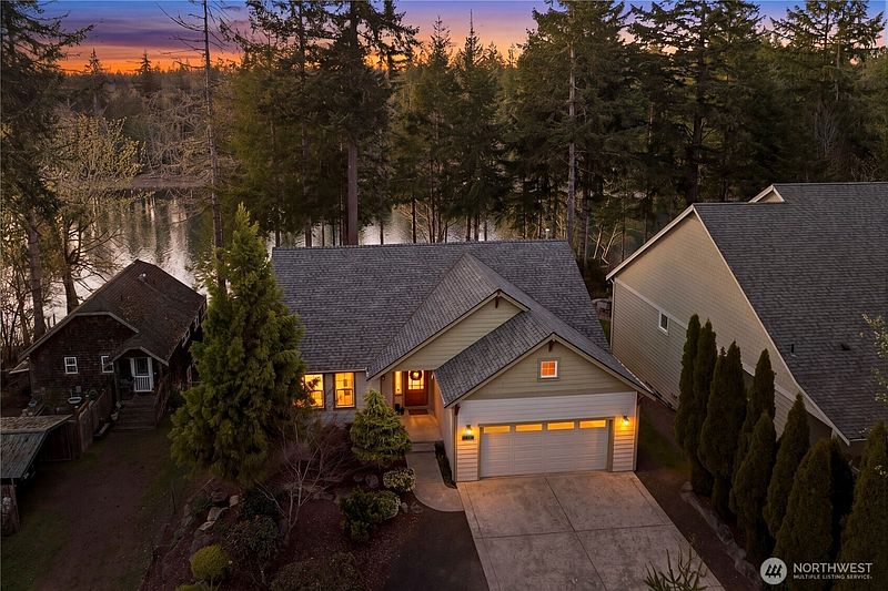 3rd image of 730 SE Nelson Road