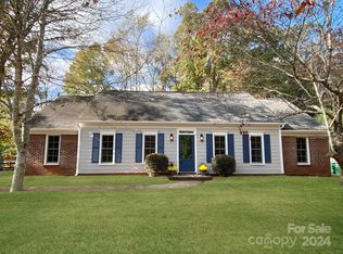 8444 Knollbrook Dr, Charlotte, NC 28270