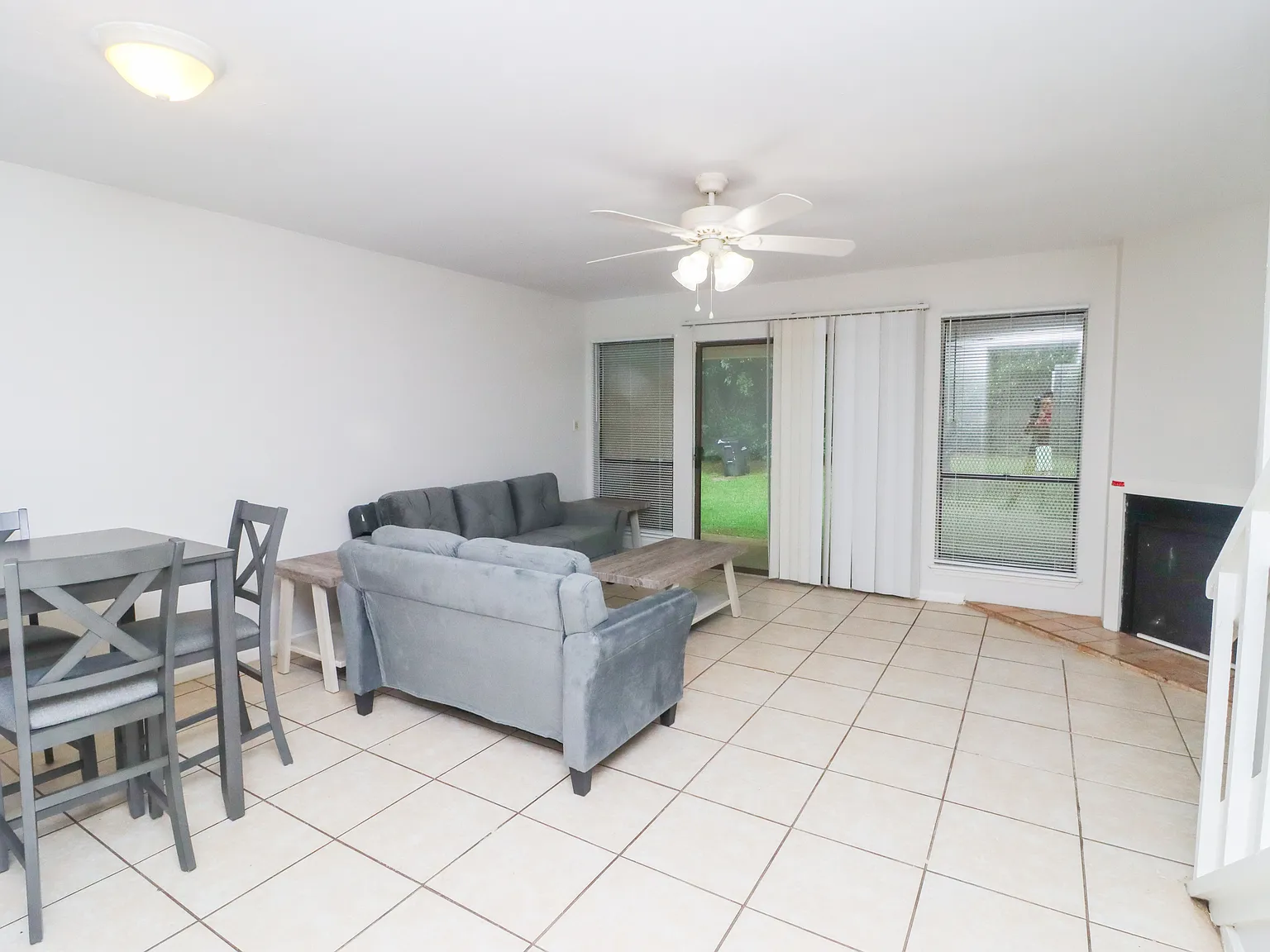 2 bed, 2.5 bath, 1400 sqft, $1,500 — Photo 3