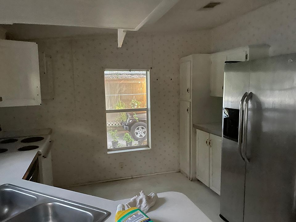 1st image of 2608 Pine Needle Dr #2608