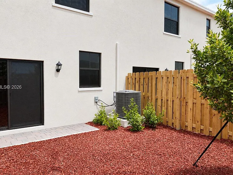 1381 NE 4th Ave #1381 — Photo 21