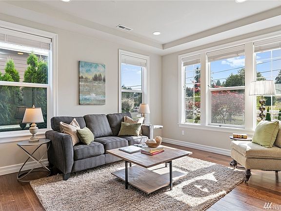 3rd image of 2528 122nd Ave E