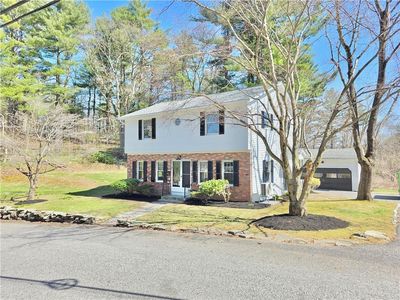 8 Wolf Hill Rd, Smithfield, RI, 02917