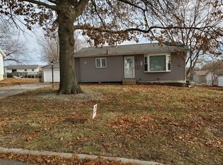 615 Beverly Hills St, Waterloo, IA 50701