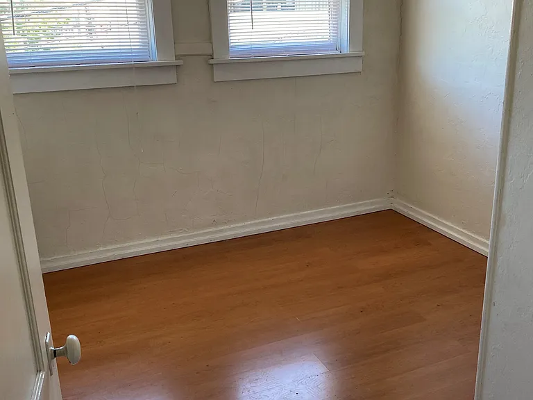 Morris Apartments — Photo 10