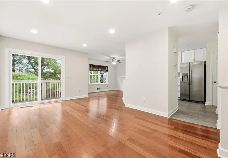604 Knollwood Ct — Photo 9