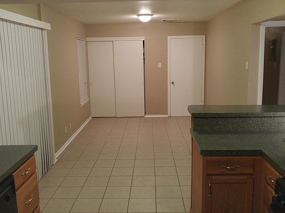 4th image of 726 Stolnet St