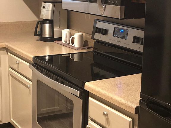 This brand new kitchen will be a dream to cook in, or just make coffee!