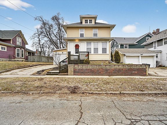 2nd image of 406 Garfield St