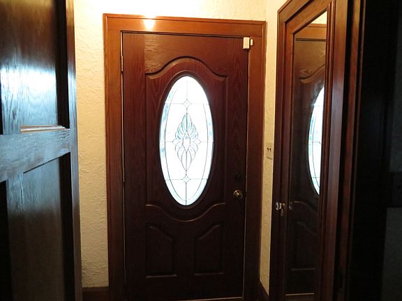 2nd image of 624 James Ave