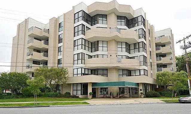 110 Park Rd #201