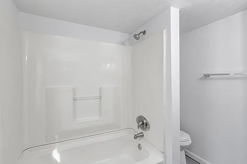 1907 Royal Ave NE Photo 1