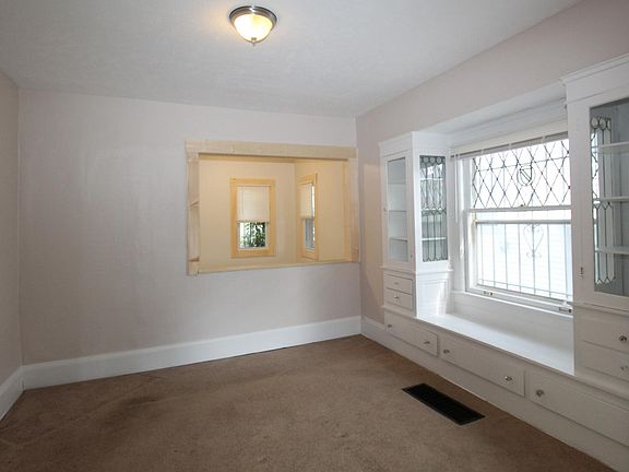 2nd image of 2119 W 89th St