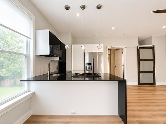 3rd image of 253 Federal St #1
