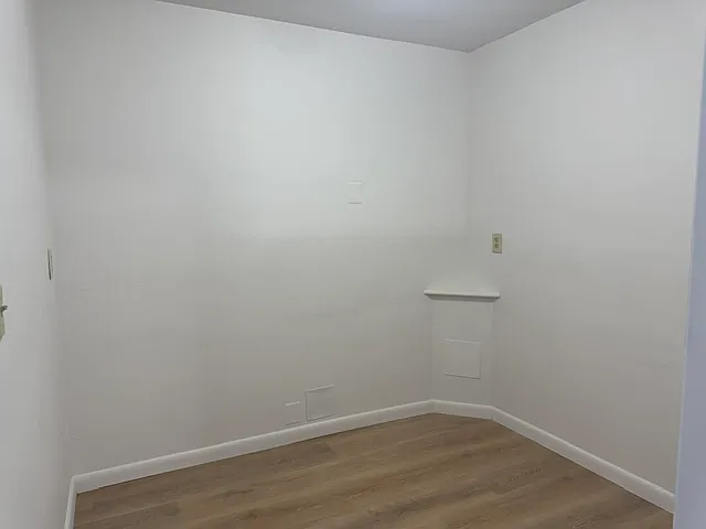300 Main St #10 — Photo 5