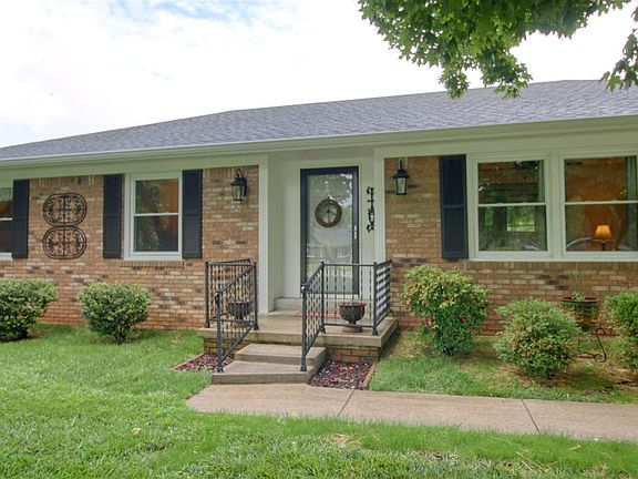3rd image of 1622 Vosswood Way
