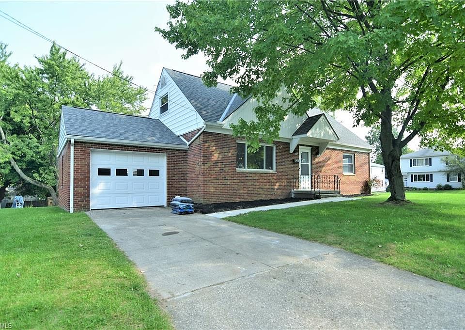 1st image of 2905 Silver Lake Cir