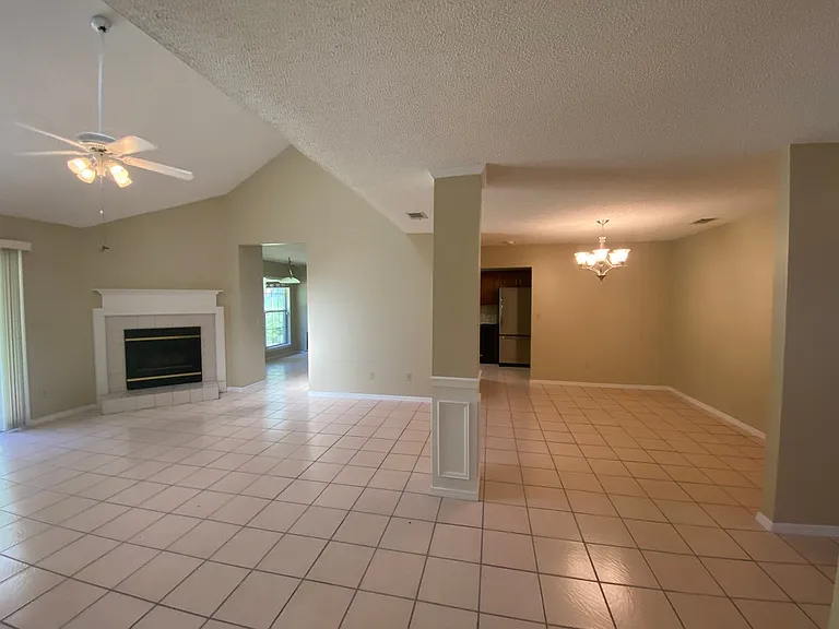 24 Neptune Dr — Photo 10