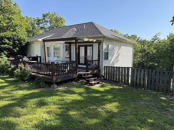 5th image of 67 Sherwood Dr