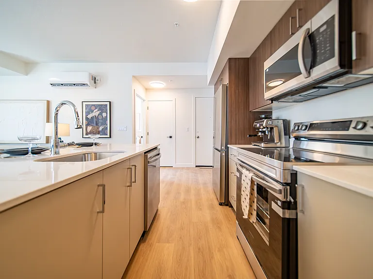 2040 37th St SW — Photo 16