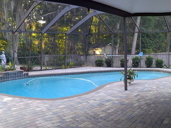 3rd image of 1108 Creekwood Way N