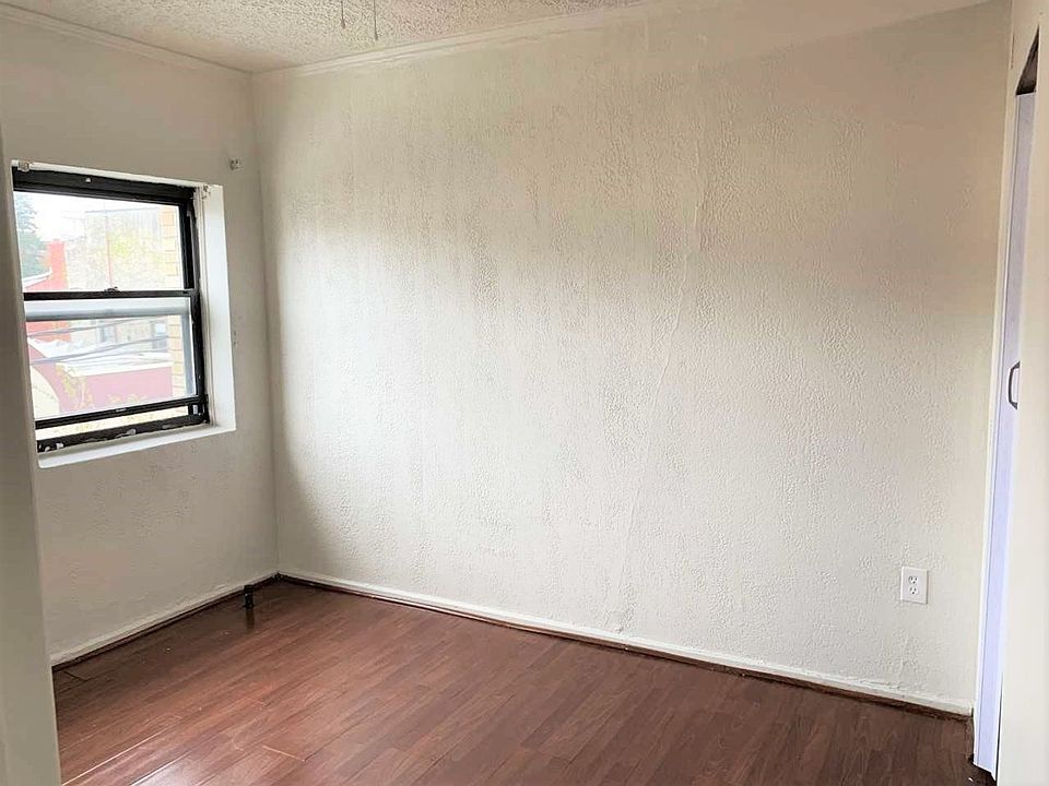 1st image of 1914 Murray Ave #30