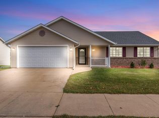 836 Tower Dr, Hartford, WI 53027