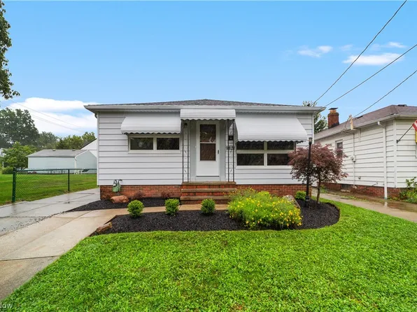 9821 Snow Rd, Parma Heights, OH 44130