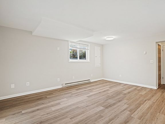 2nd image of 1138 N Stafford St #B