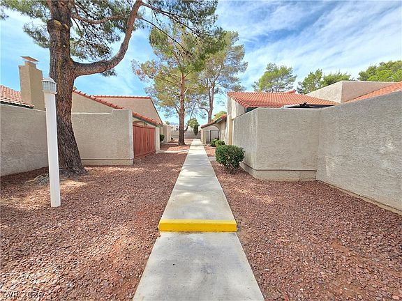 4th image of 752 Heritage Vista Ave