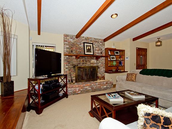 3rd image of 325 Riverfront Dr