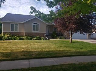 928 Garden Grove Ln, Nibley, UT 84321