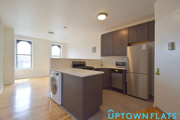 Rented by Uptown Flats LLC | media 9