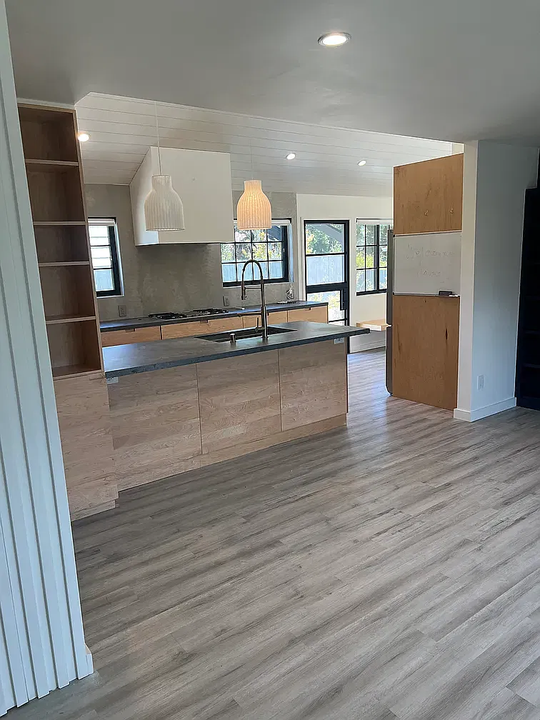 3 bed, 1230 sqft, $5,200 — Photo 2