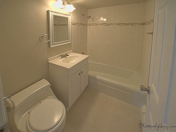5th image of 2423 Ogden Ave APT 9