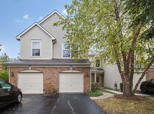 101 Stockton Dr, Grayslake, IL 60030