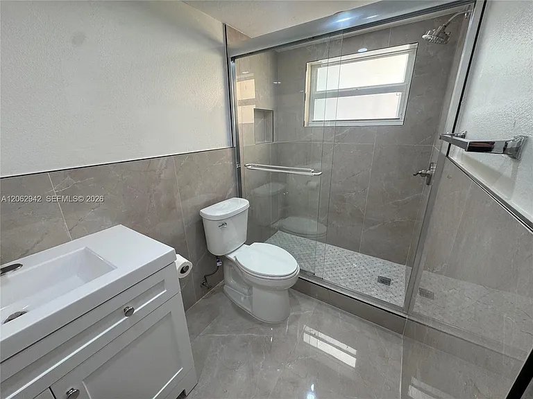4000 NE 170th St #606 — Photo 10