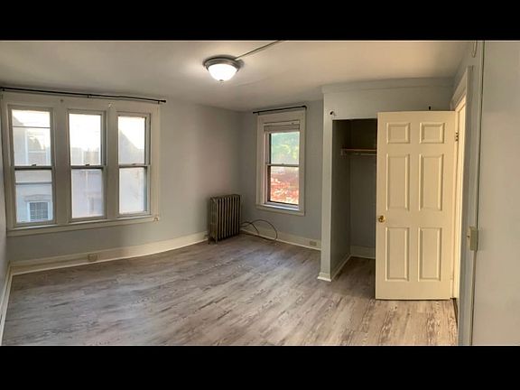 2nd image of 135 Ontario St APT 3