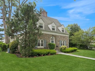 2 Wyatt Road, Garden City, NY, 11530