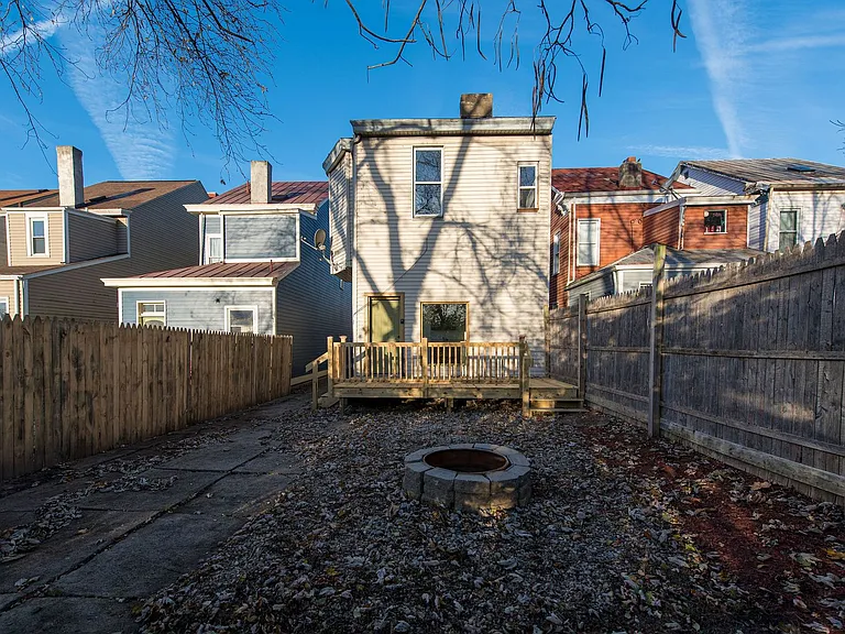 4160 Lakeman St — Photo 44