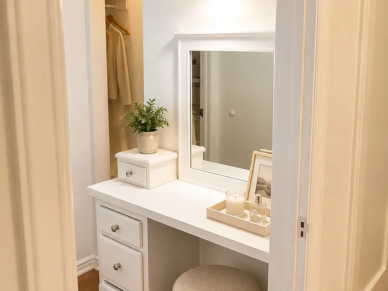 1427 N Kingsley Dr #208 — Photo 6