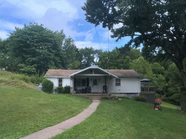 275 Hillside Ave, Freedom, PA 15042