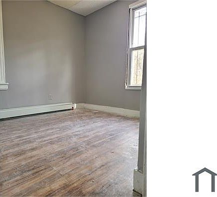 4th image of 814 S 17th St #1