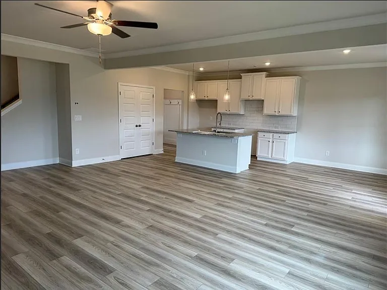 3250 Westgate Park Dr — Photo 3